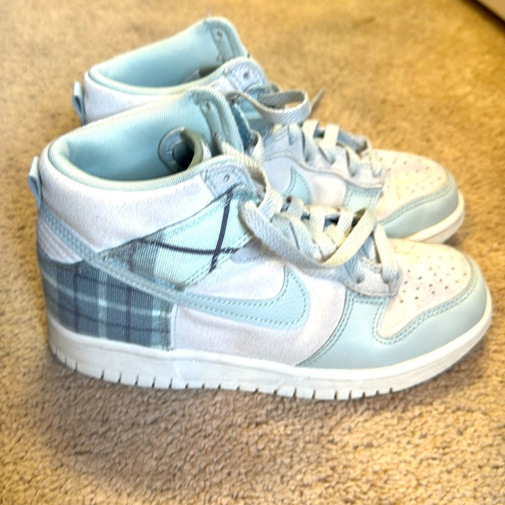 Nike Dunk High SE
Tartan Plaid White Light Green